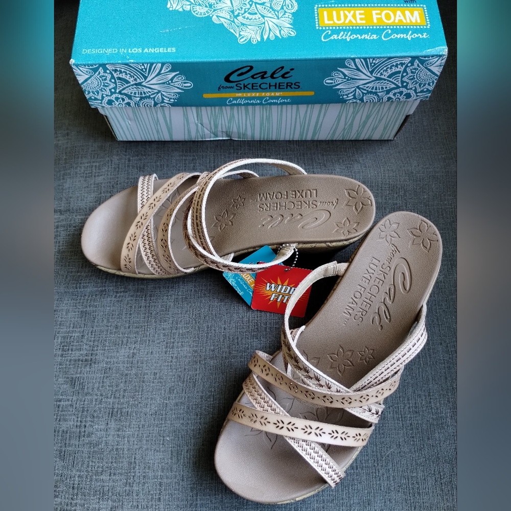 Skechers Cali Women's Tan Sandals - Picture 2 of 6